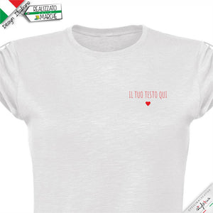 T-shirt piccolo cuore con frase personalizzata